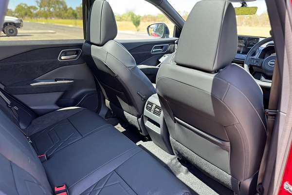 2025 Nissan QASHQAI N-DESIGN e-POWER J12