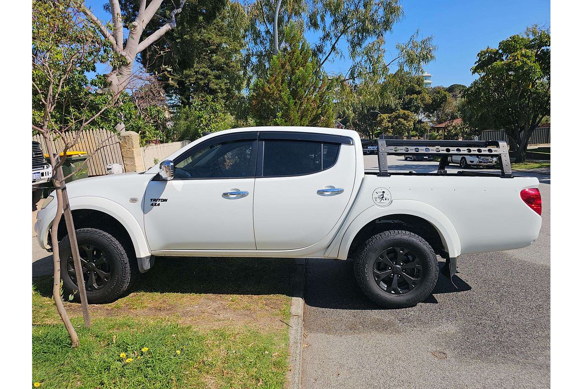 2010 Mitsubishi Triton GLX-R MN 4X4