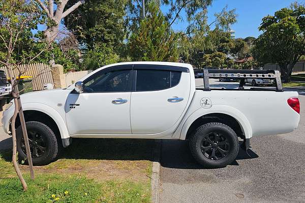 2010 Mitsubishi Triton GLX-R MN 4X4