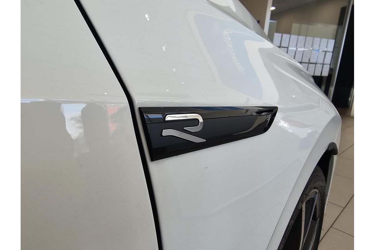 2024 Volkswagen Golf R 8