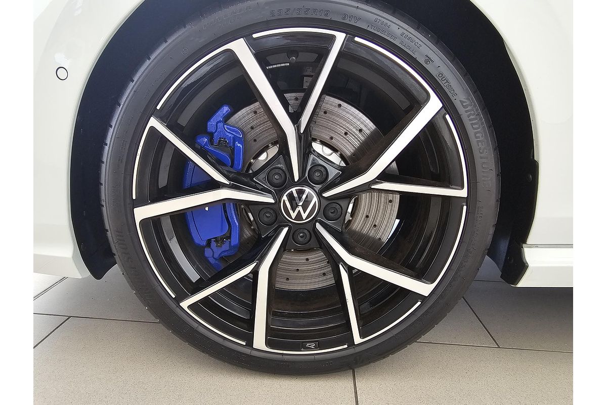 2024 Volkswagen Golf R 8