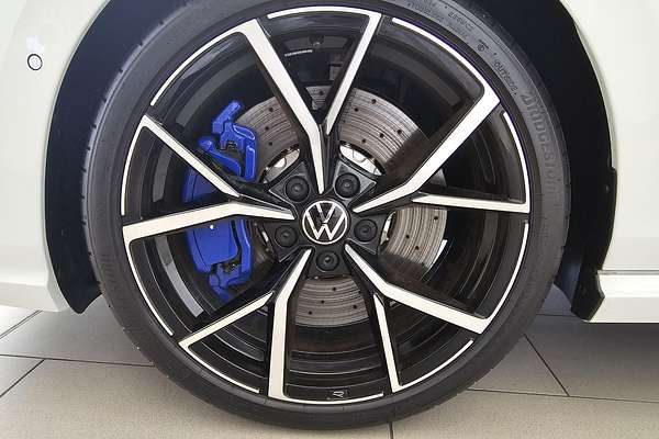 2024 Volkswagen Golf R 8