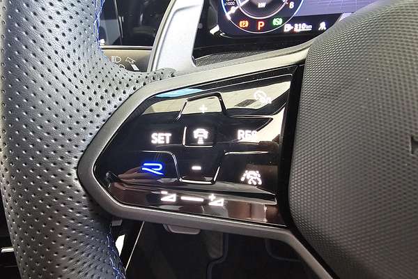 2024 Volkswagen Golf R 8