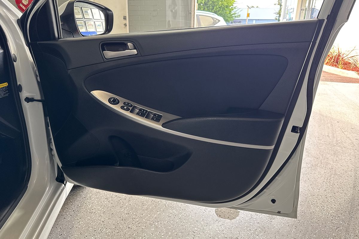 2019 Hyundai Accent Sport RB6