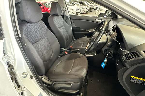 2019 Hyundai Accent Sport RB6