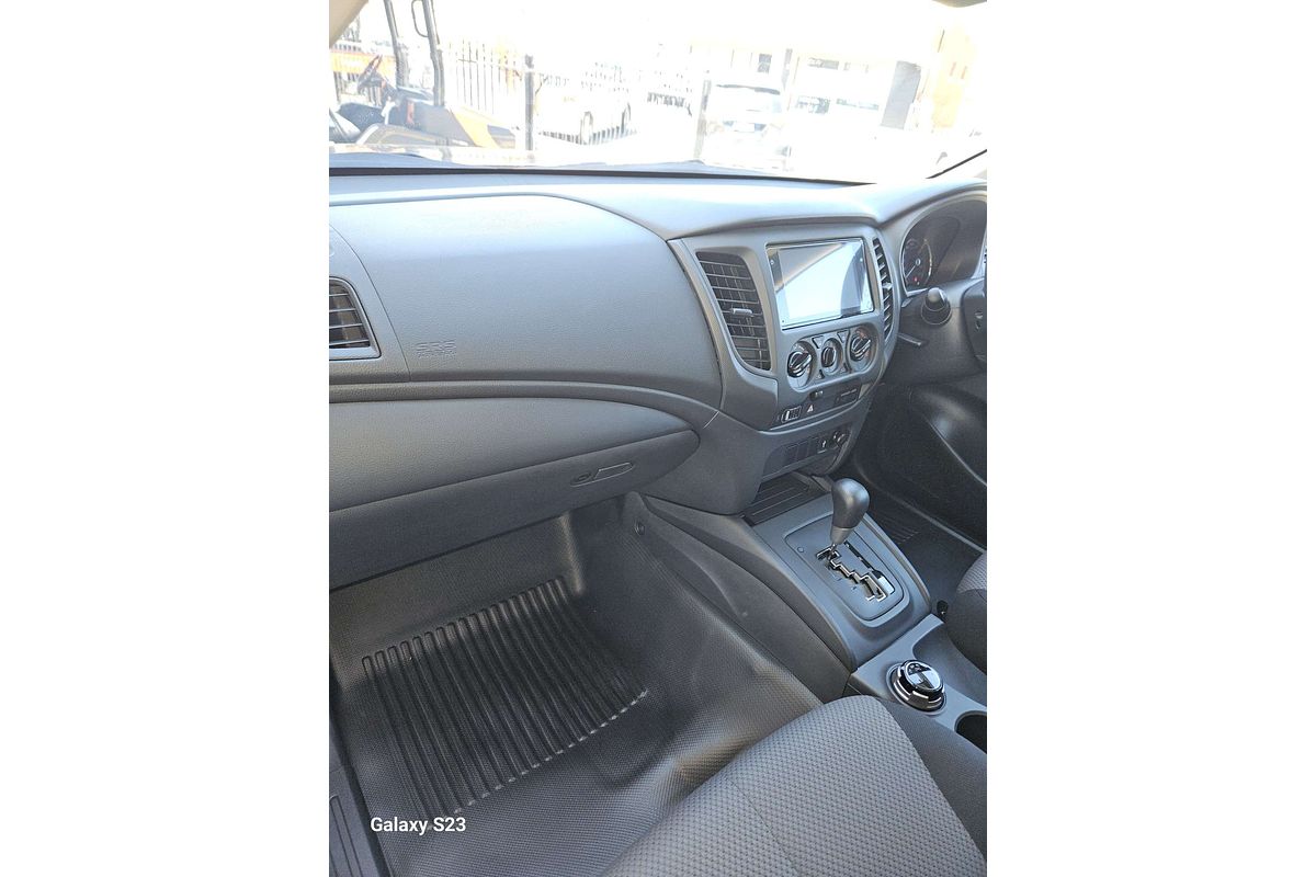 2023 Mitsubishi Triton GLX MR 4X4