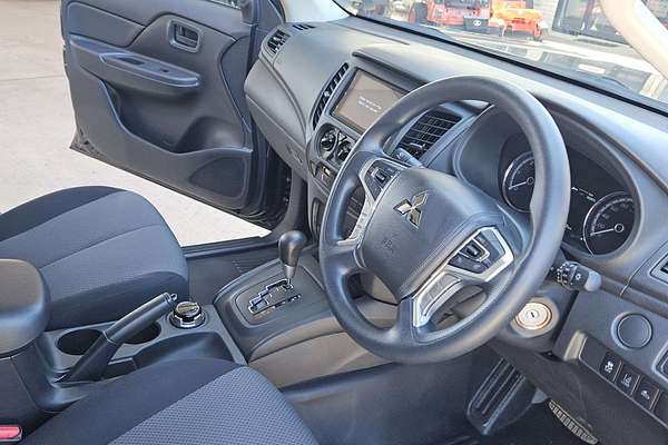 2023 Mitsubishi Triton GLX MR 4X4