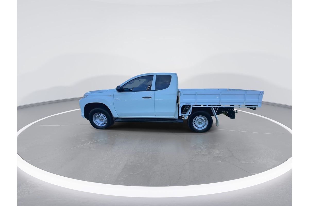2023 Mitsubishi Triton GLX MR 4X4
