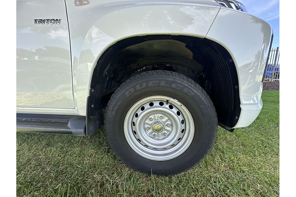 2023 Mitsubishi Triton GLX MR 4X4