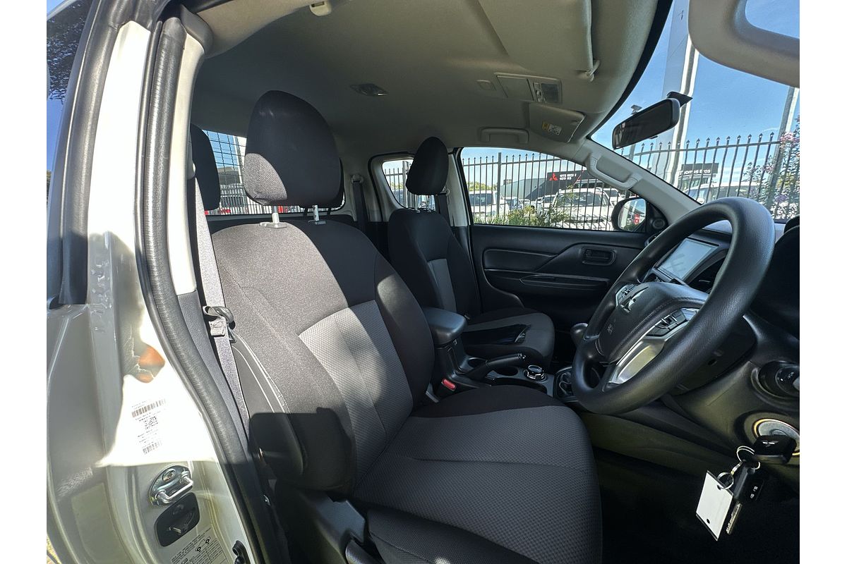 2023 Mitsubishi Triton GLX MR 4X4