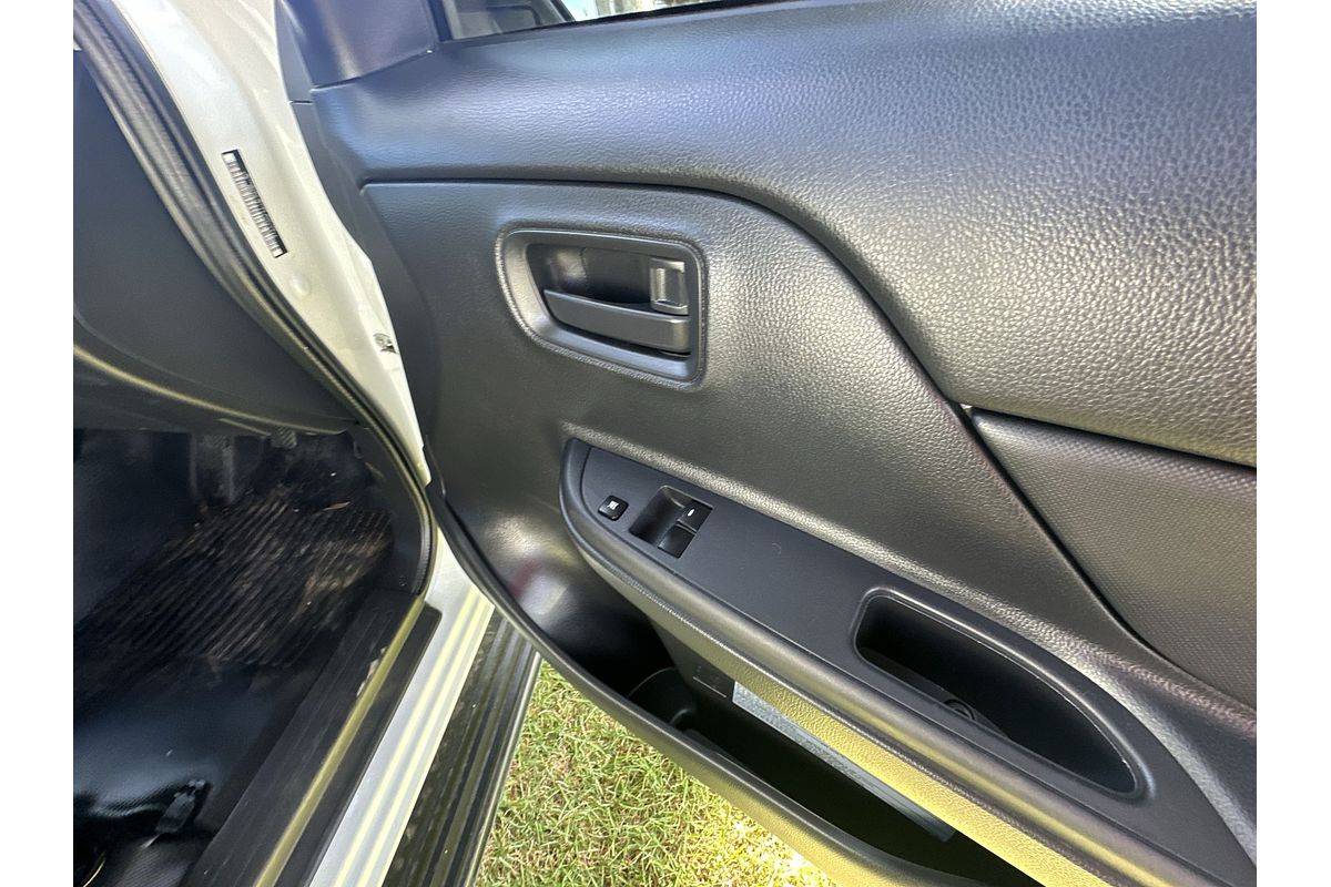 2023 Mitsubishi Triton GLX MR 4X4