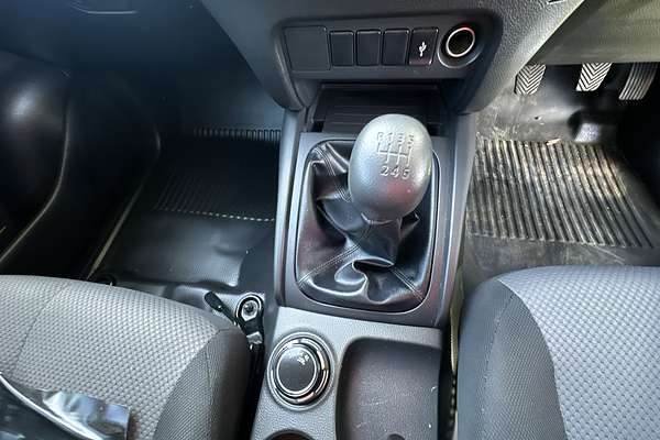 2023 Mitsubishi Triton GLX MR 4X4