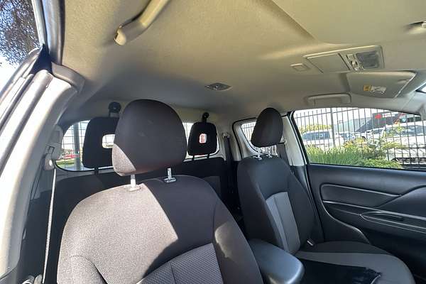 2023 Mitsubishi Triton GLX MR 4X4