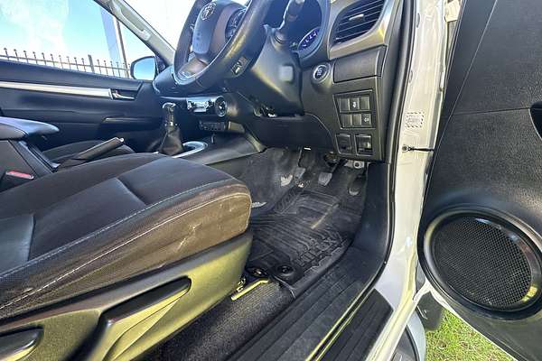 2020 Toyota Hilux SR5 GUN126R 4X4