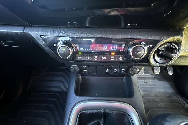 2020 Toyota Hilux SR5 GUN126R 4X4