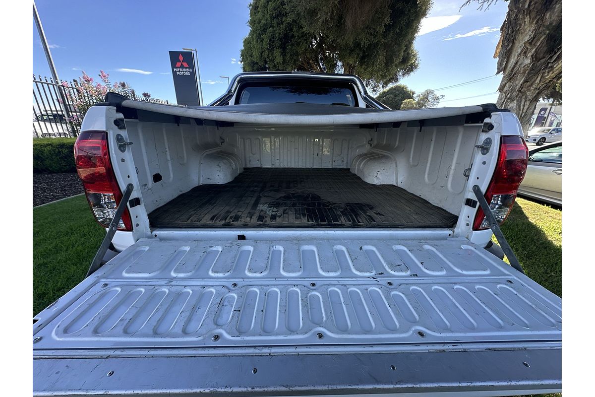 2020 Toyota Hilux SR5 GUN126R 4X4