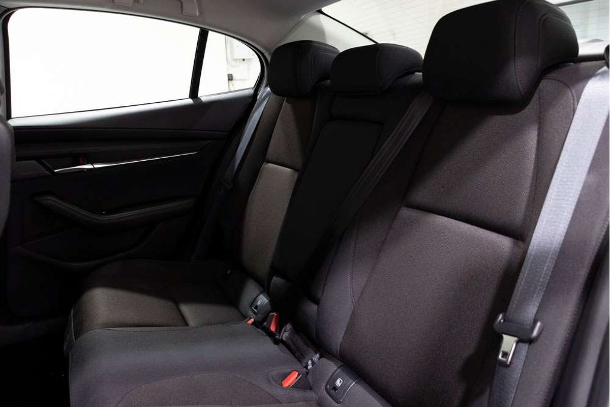 MAZDA3 R 6AUTO SEDAN G20 EVOLVE