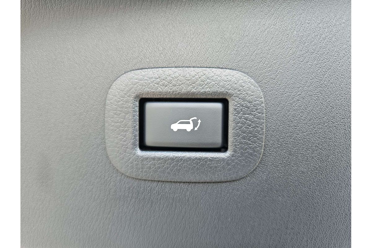 2024 Nissan Patrol Ti-L Y62