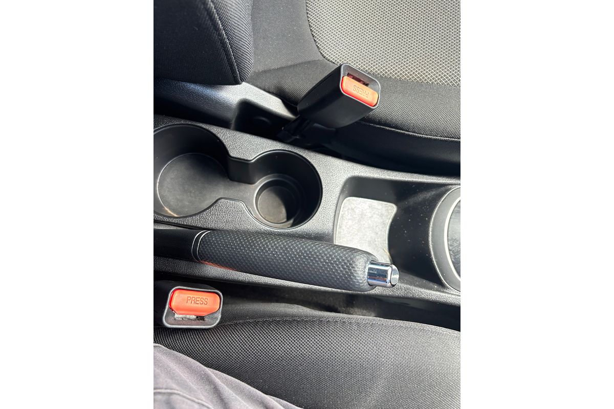 2013 Hyundai Accent Active RB