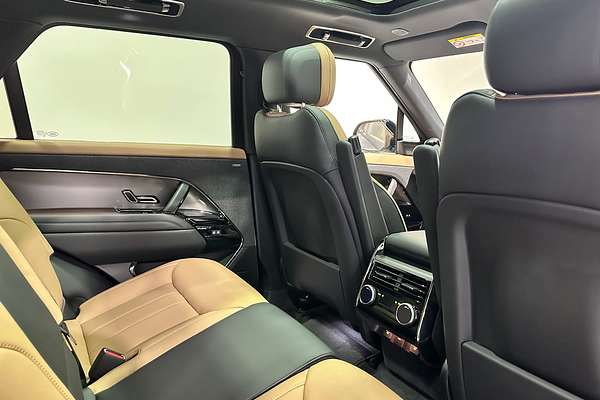 2025 Land Rover Range Rover Sport PHEV P460e Dynamic HSE L461