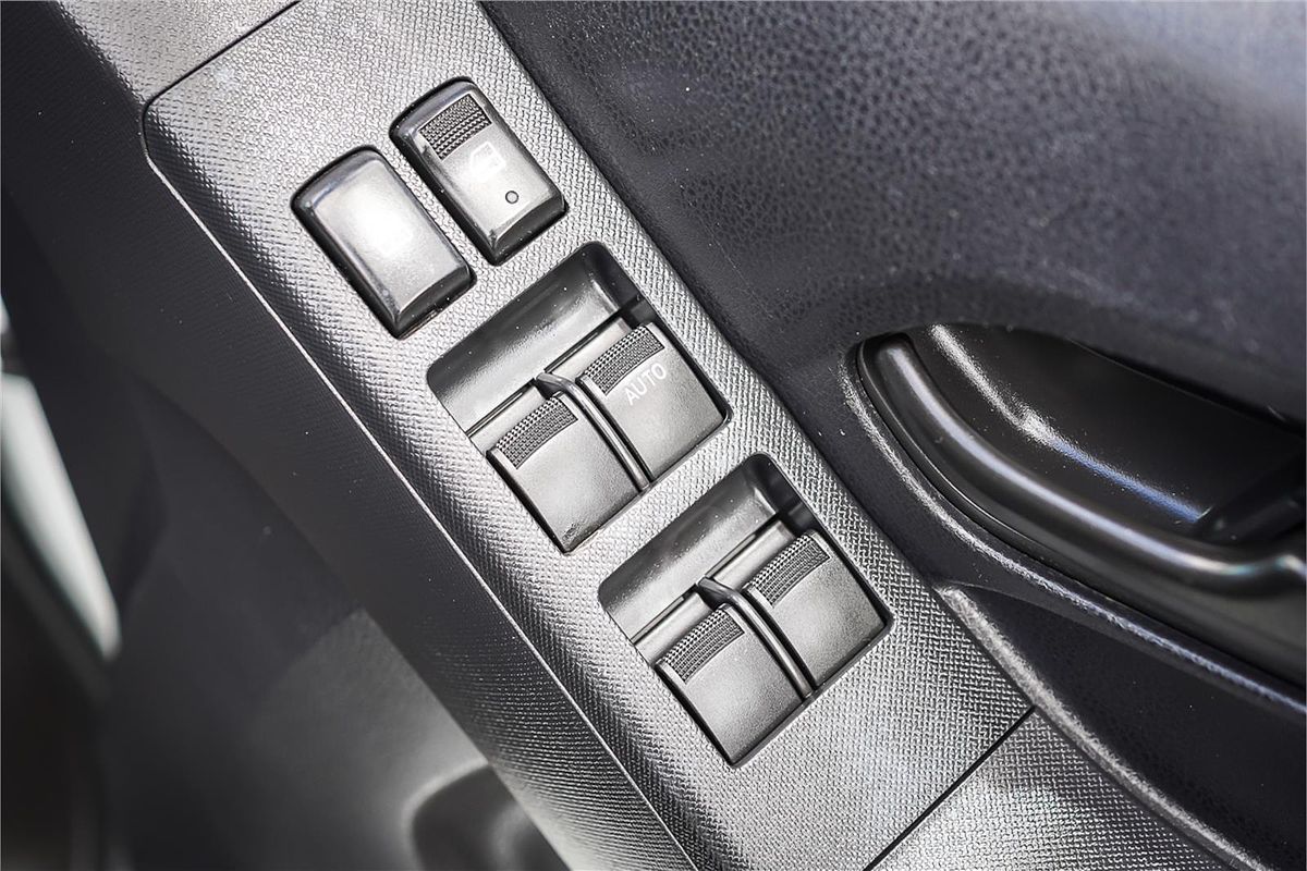 2017 Isuzu D-MAX SX High Ride Rear Wheel Drive