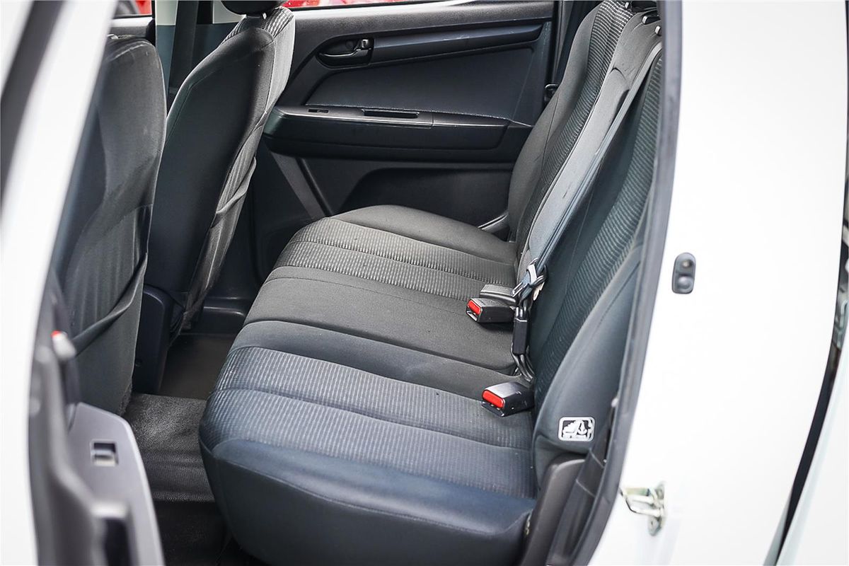 2017 Isuzu D-MAX SX High Ride Rear Wheel Drive