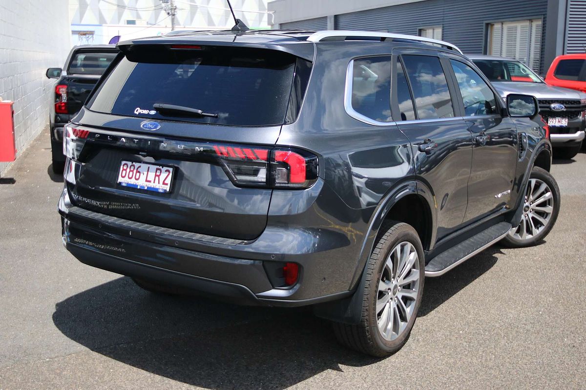 2024 Ford Everest Platinum