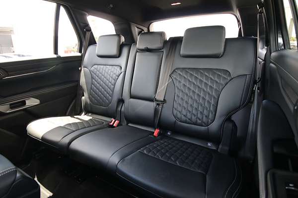 2024 Ford Everest Platinum