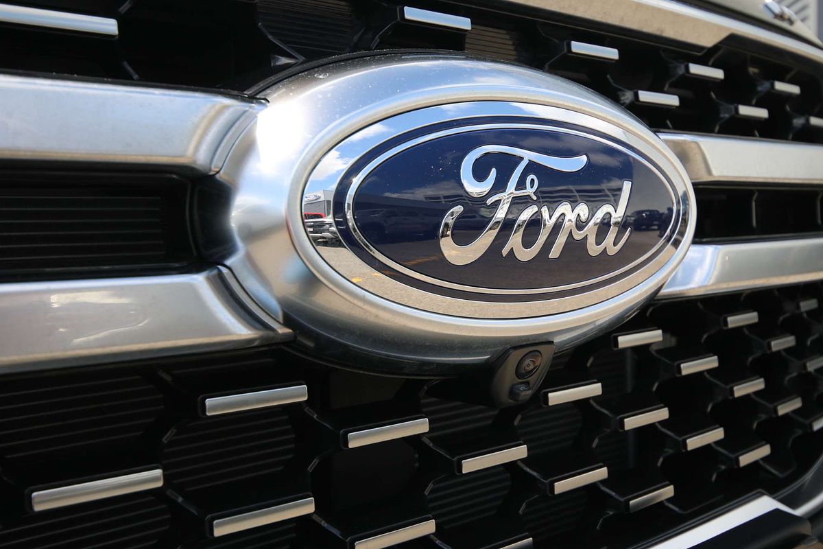 2024 Ford Everest Platinum