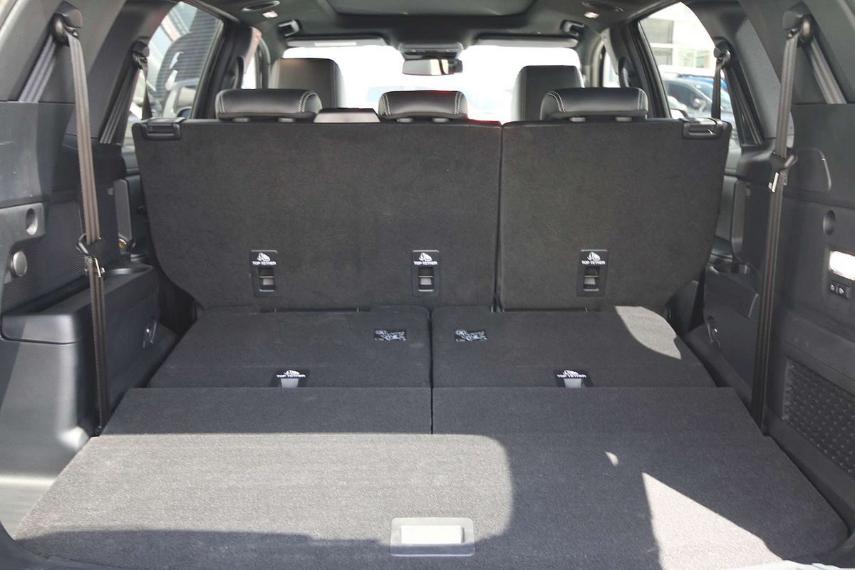2024 Ford Everest Platinum