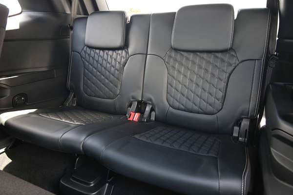 2024 Ford Everest Platinum