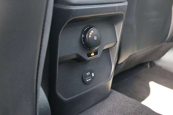 2024 Ford Everest Platinum