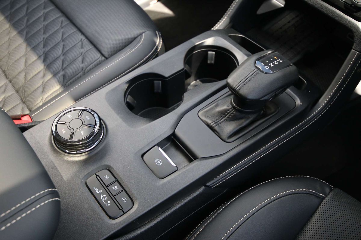 2024 Ford Everest Platinum