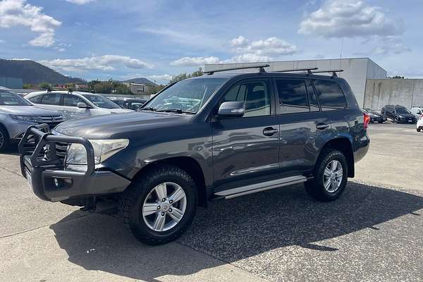 2013 Toyota Landcruiser GXL VDJ200R