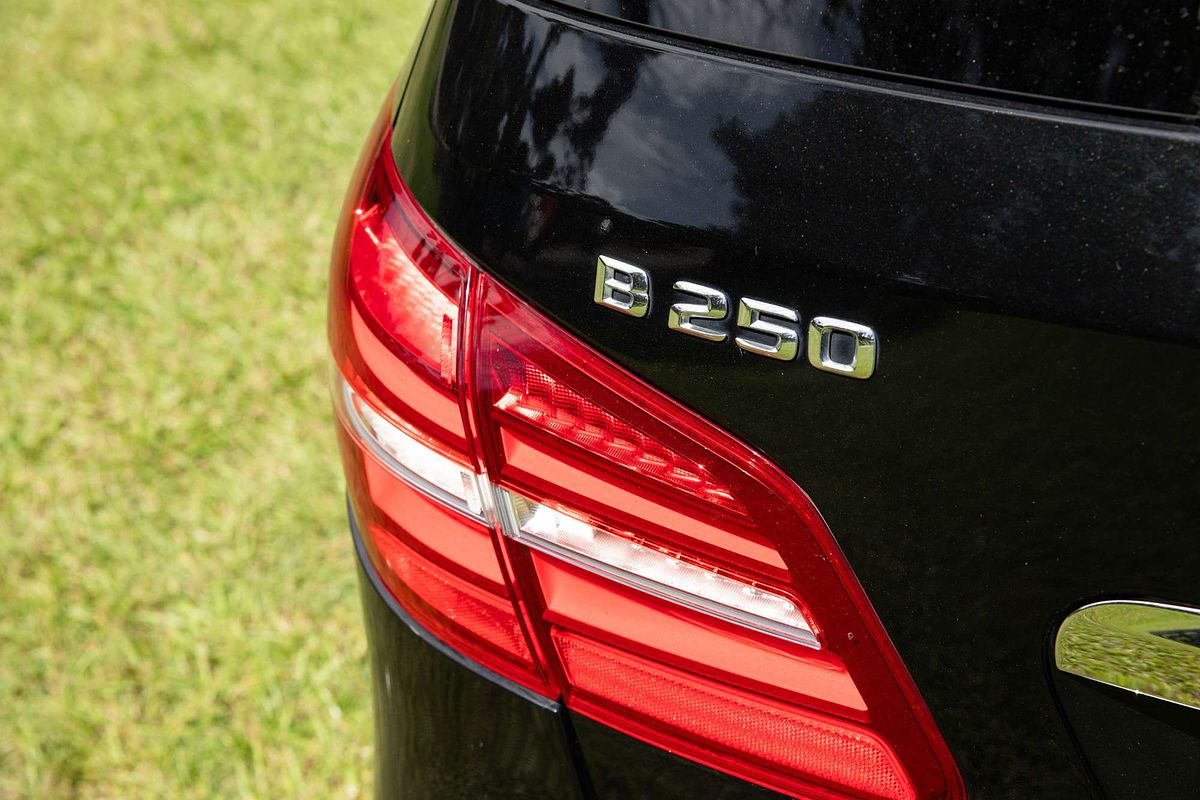 2015 Mercedes-Benz B-Class B250 W246