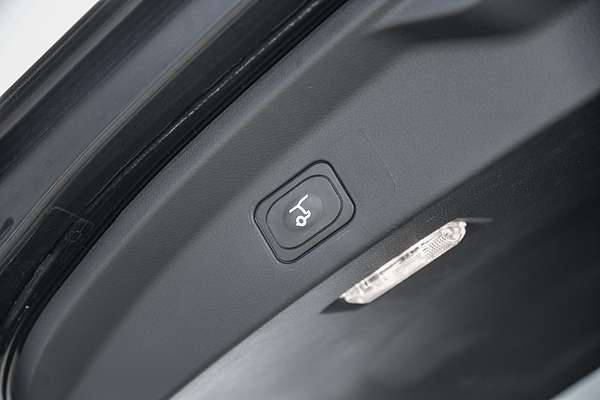 2024 Ford Everest Platinum