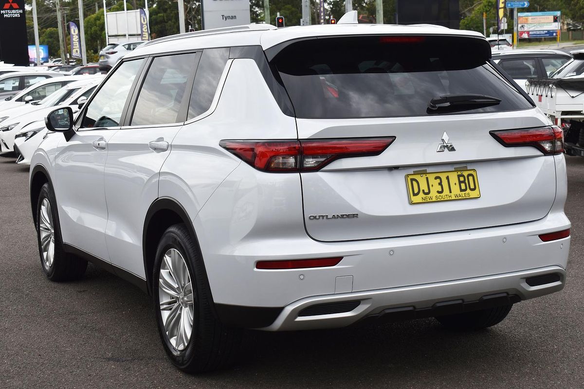 2023 Mitsubishi Outlander LS ZM