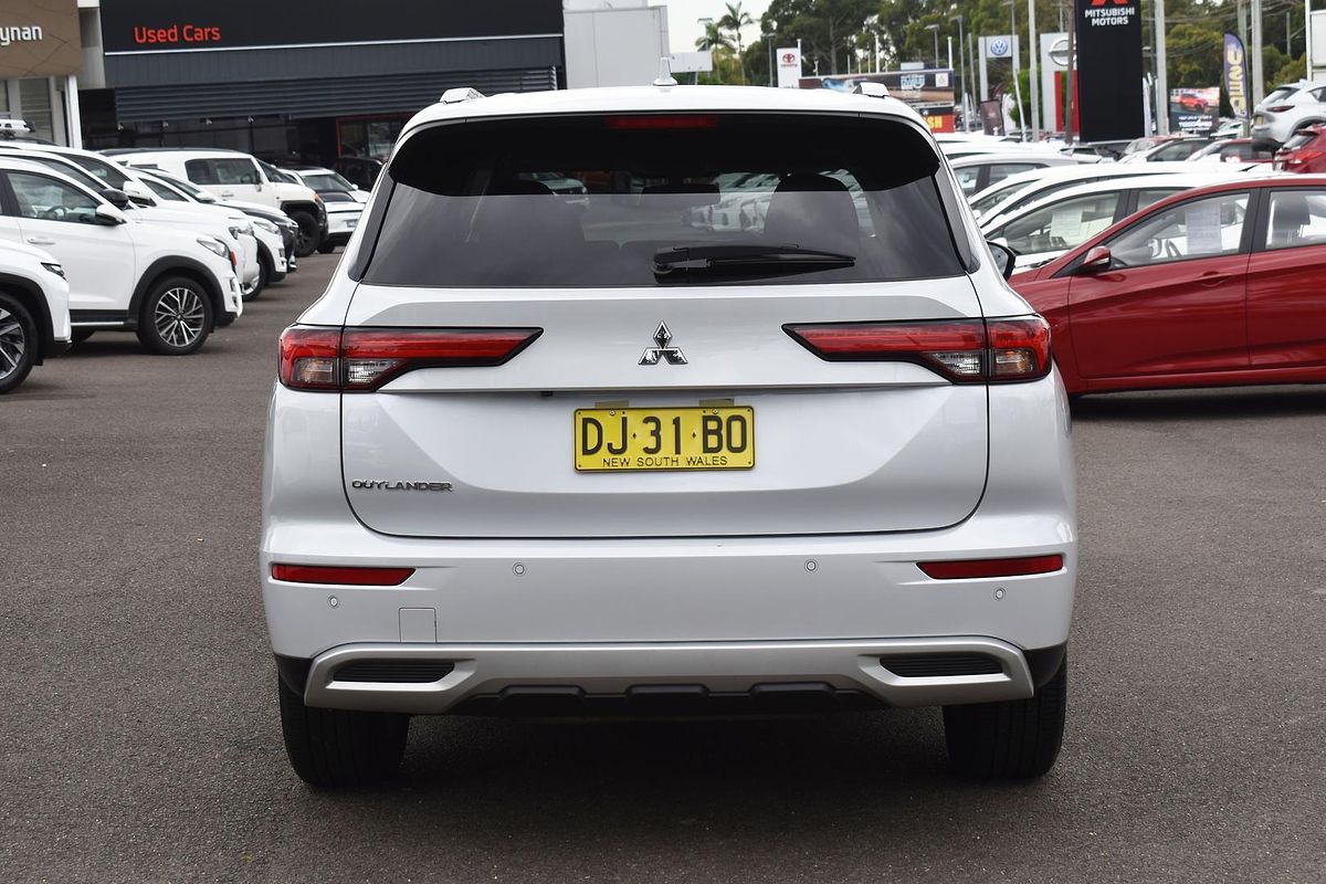 2023 Mitsubishi Outlander LS ZM
