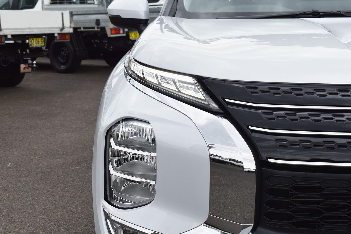 2023 Mitsubishi Outlander LS ZM