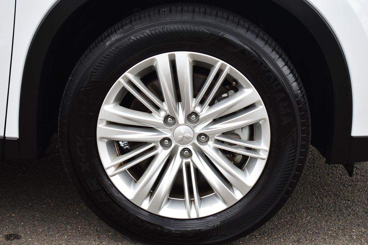 2023 Mitsubishi Outlander LS ZM