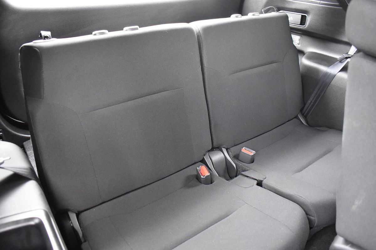 2023 Mitsubishi Outlander LS ZM
