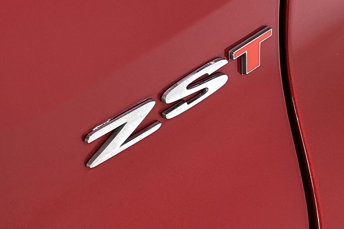 2022 MG ZST Essence