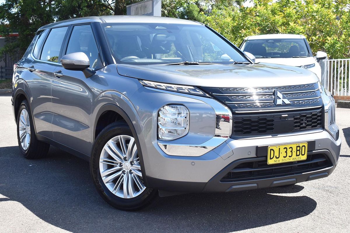 2023 Mitsubishi Outlander ES ZM