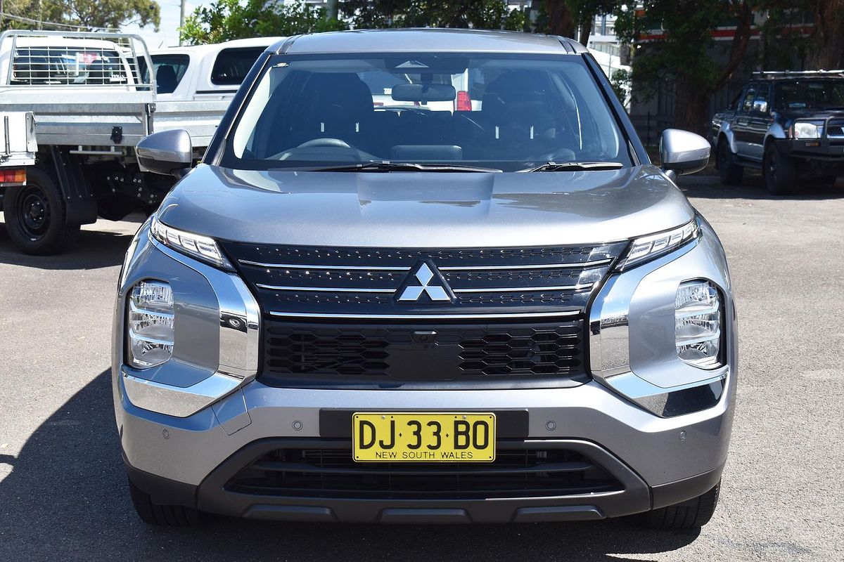 2023 Mitsubishi Outlander ES ZM