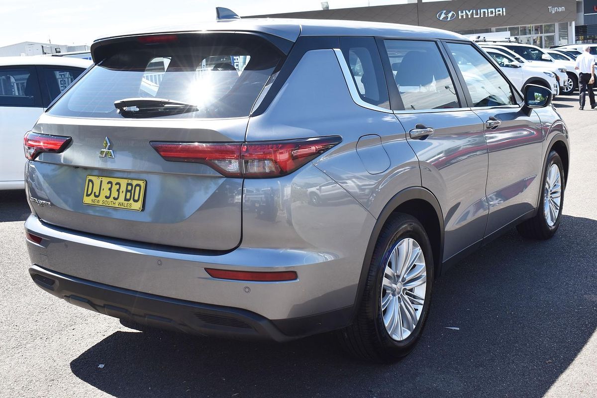 2023 Mitsubishi Outlander ES ZM