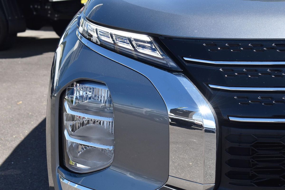 2023 Mitsubishi Outlander ES ZM