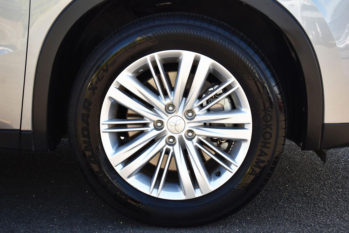 2023 Mitsubishi Outlander ES ZM
