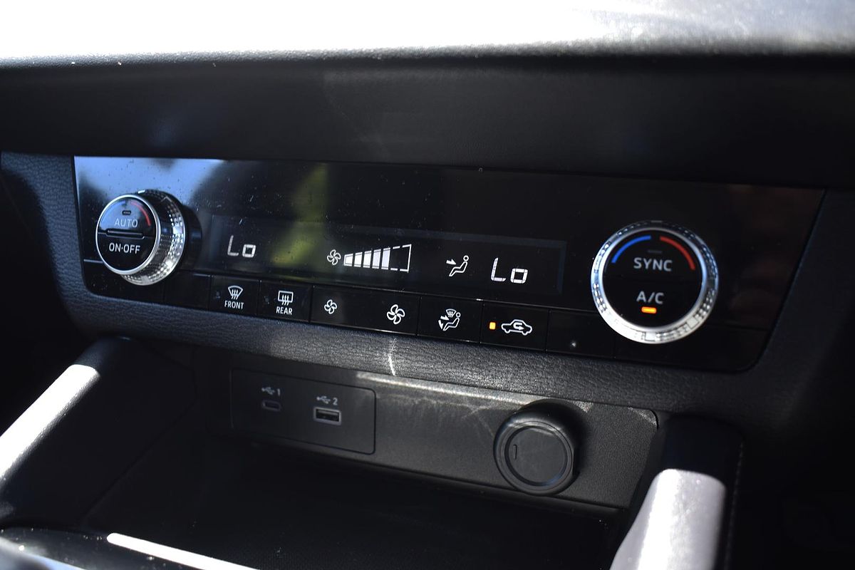 2023 Mitsubishi Outlander ES ZM