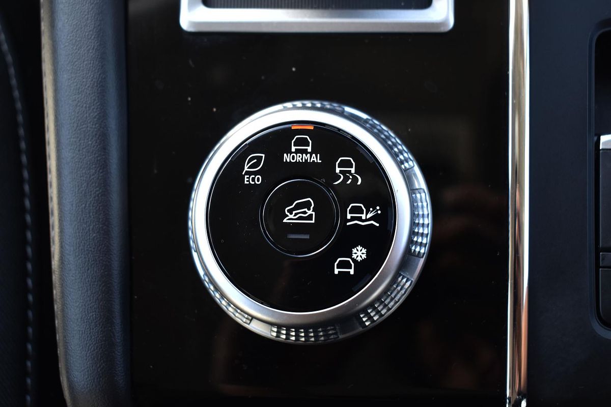 2023 Mitsubishi Outlander ES ZM