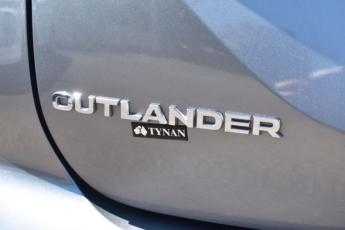 2023 Mitsubishi Outlander ES ZM